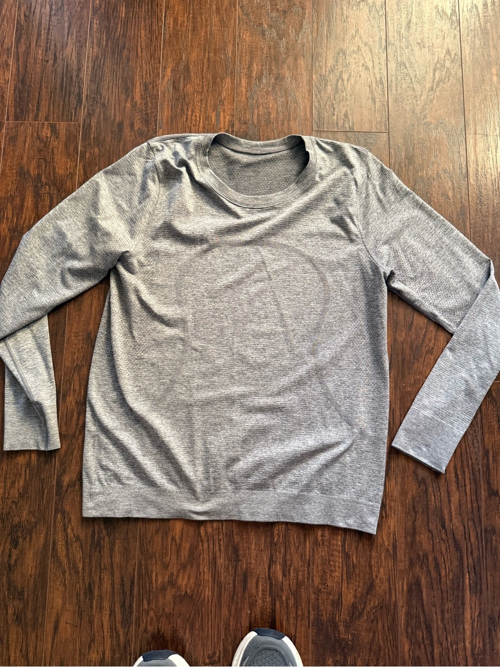 Lululemon Swiftly Tech Long Sleeve Heathered Gray Seamless Running Top Sz 10